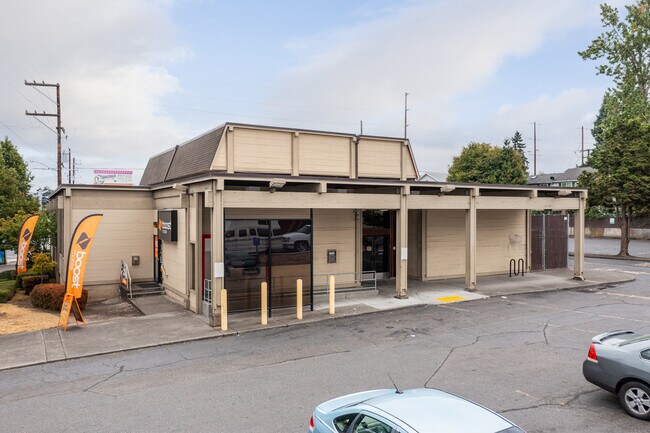 Plus de détails pour 10120 NE Sandy Blvd, Portland, OR - Commerce de détail à louer