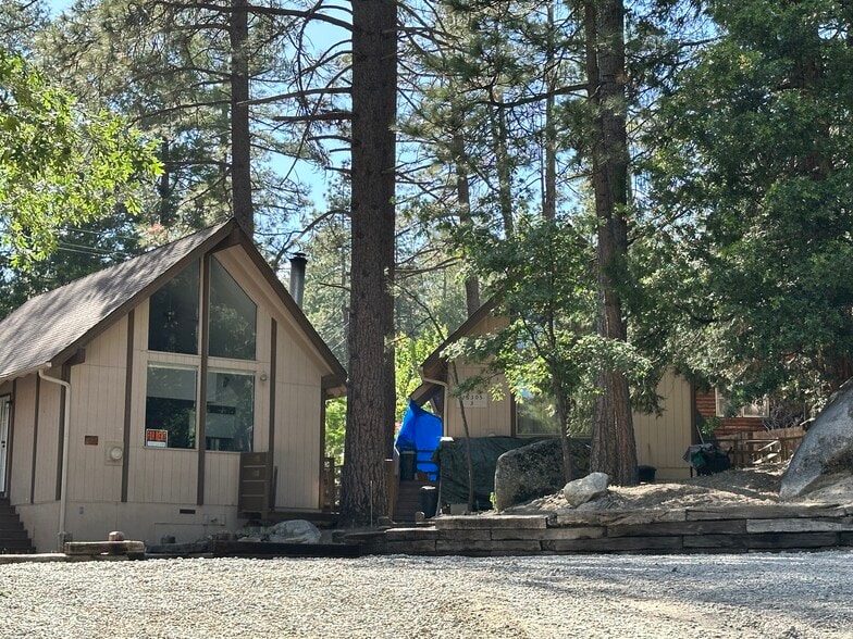26305 Delano Dr, Idyllwild-Pine Cove, CA à vendre - Photo du bâtiment - Image 3 de 24