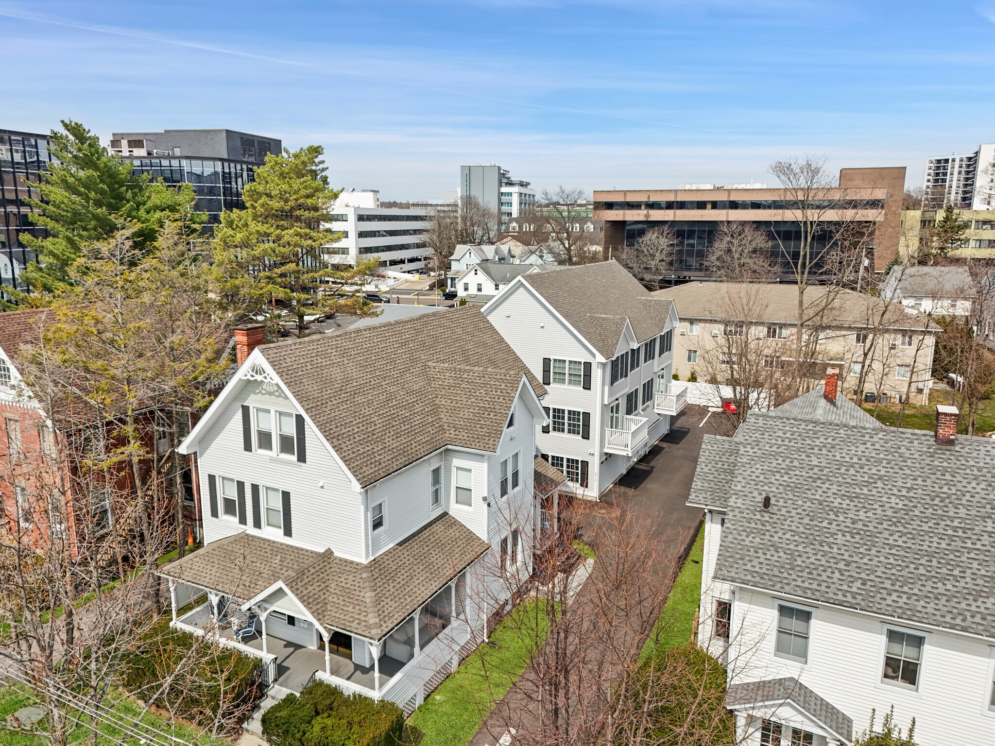 24 Hoyt St, Stamford, CT à vendre Photo principale- Image 1 de 41