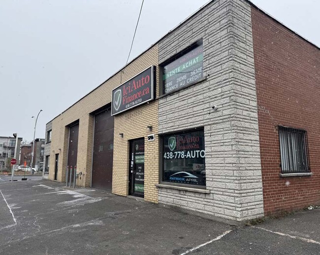 Plus de détails pour 5746 Boul Industriel, Montréal, QC - Commerce de détail à vendre