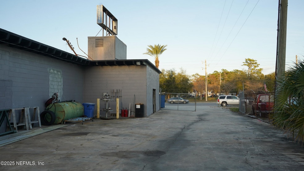 3366 Philips Hwy, Jacksonville, FL à louer - Photo du bâtiment - Image 3 de 26