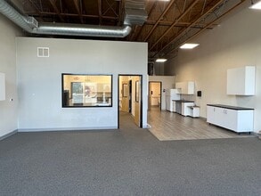 725 NW Dale Ave, Portland, OR à louer Photo intérieure- Image 2 de 7