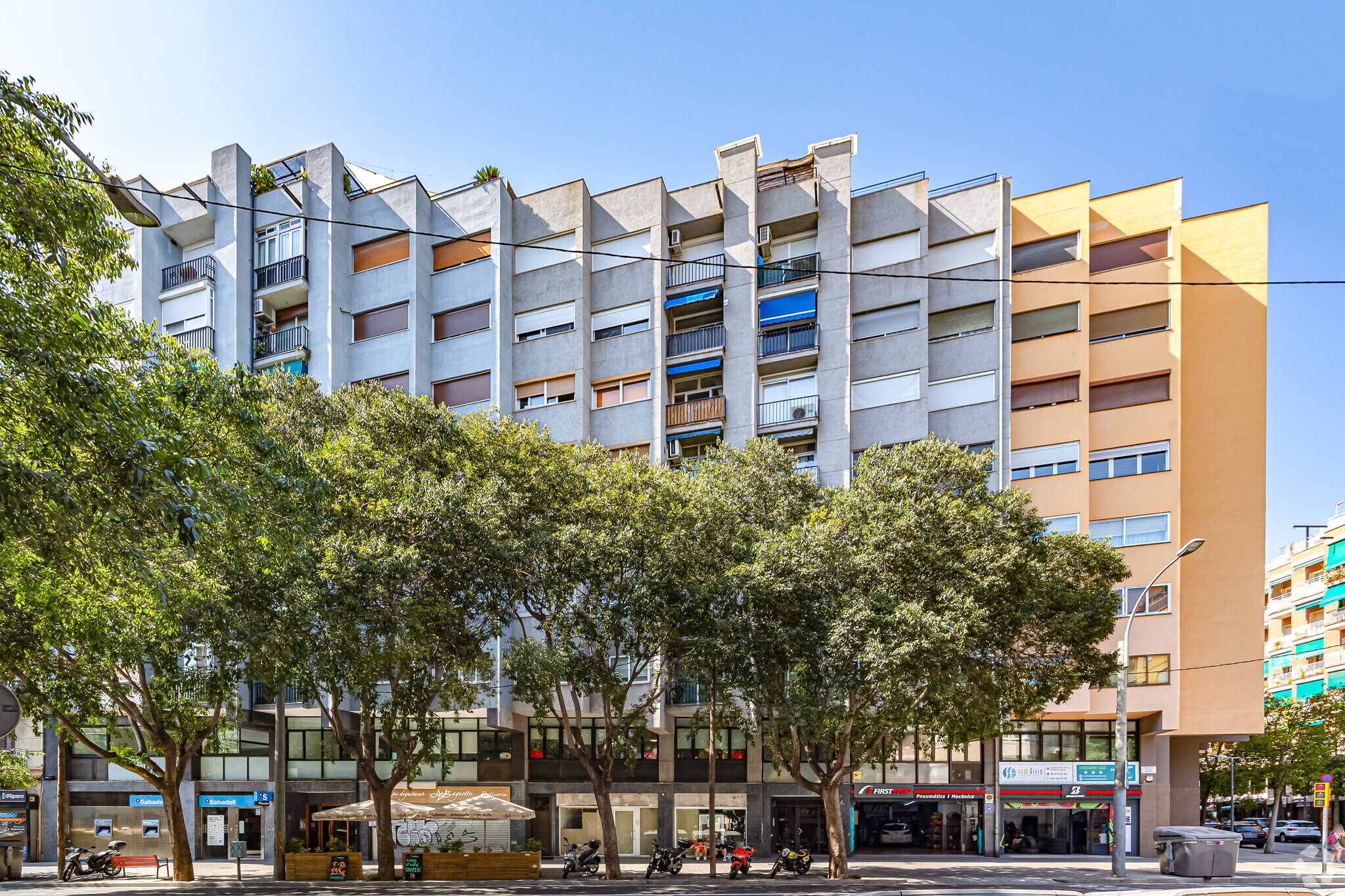 Travessera de les Corts, 241, Barcelona, Barcelona for sale Primary Photo- Image 1 of 3