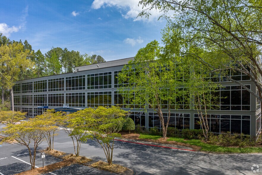 6445 Powers Ferry Rd NW, Atlanta, GA à louer - Photo du bâtiment - Image 2 de 18