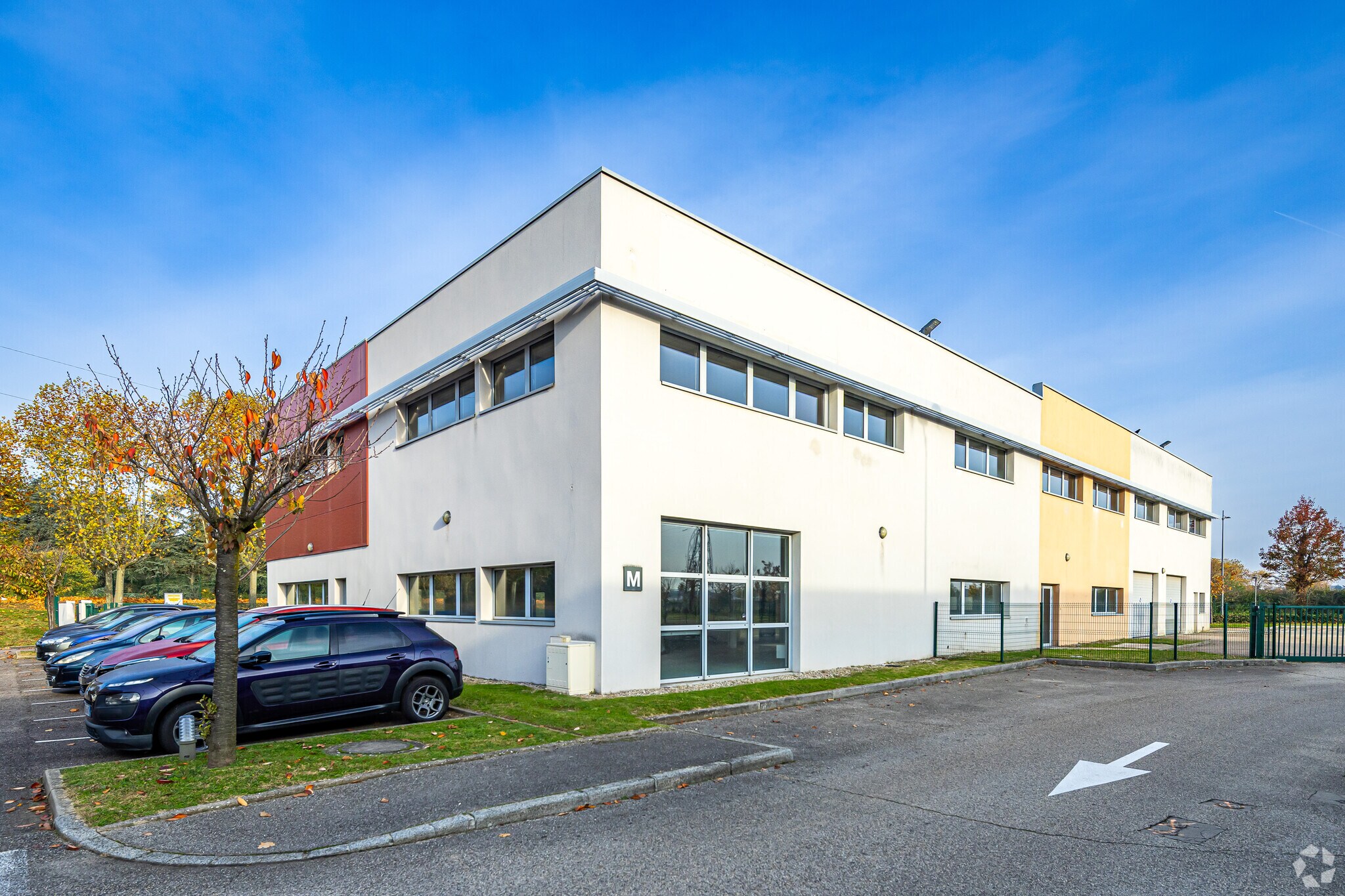 50 Rue Jean Zay, Saint-Priest for lease Primary Photo- Image 1 of 3