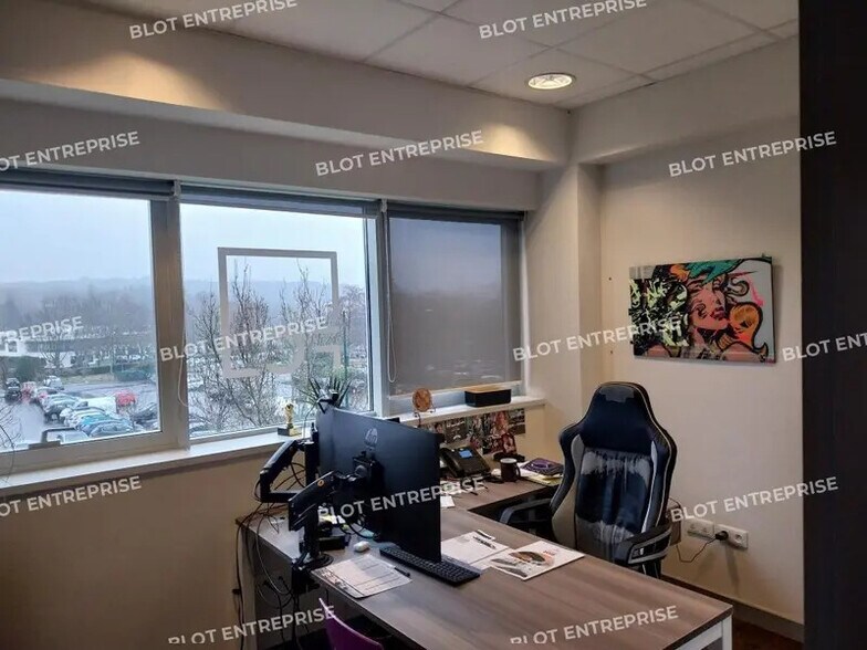Office in Quimper for lease - Interior Photo - Image 2 of 8