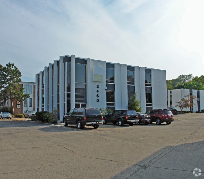 3460 S Dixie Dr, Moraine, OH à louer - Photo du bâtiment - Image 2 de 2