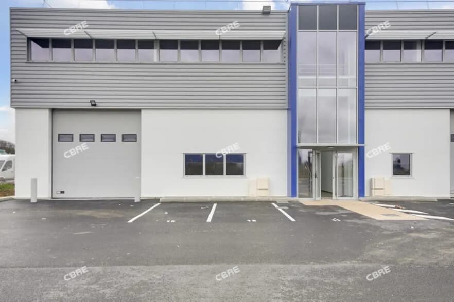 Flex in Brétigny-sur-Orge for lease - Building Photo - Image 3 of 14