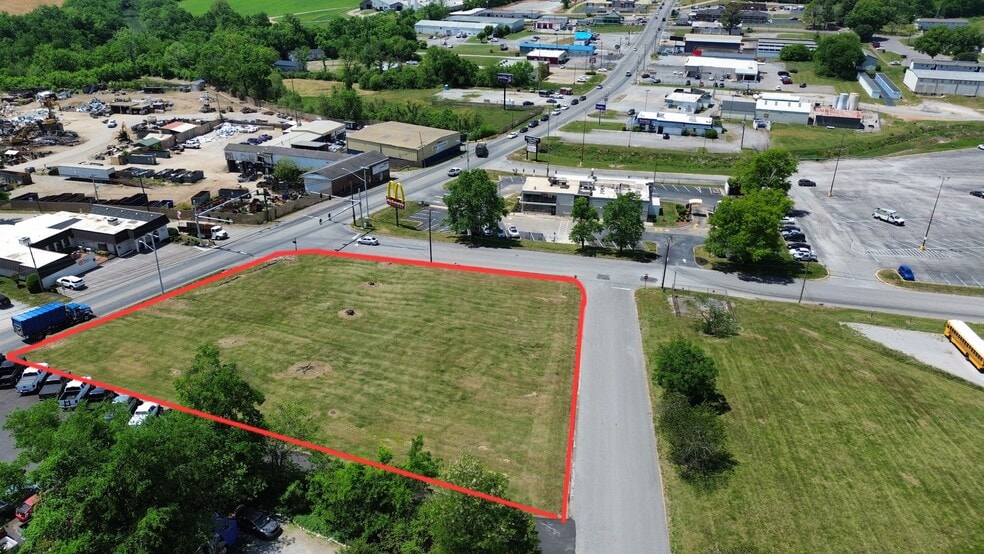 752 W College St, Pulaski, TN à vendre - Aérien - Image 2 de 4