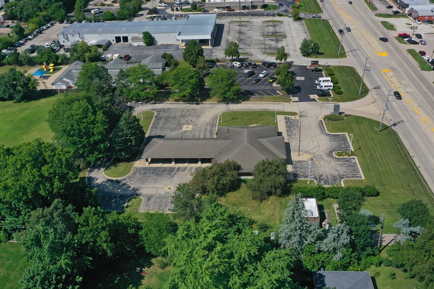 170 N Il-31, Crystal Lake, IL for lease - Building Photo - Image 3 of 8