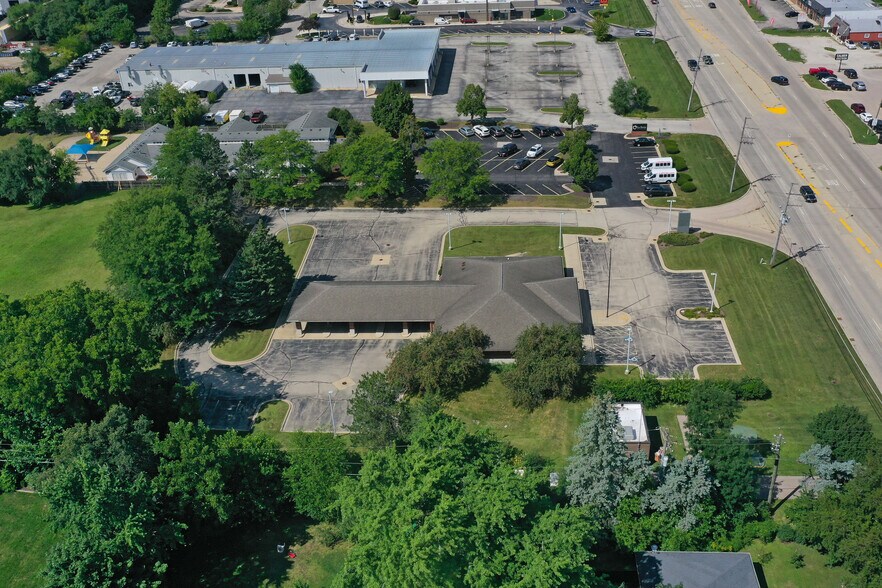 170 N Il Route 31, Crystal Lake, IL à louer - Photo du bâtiment - Image 3 de 8