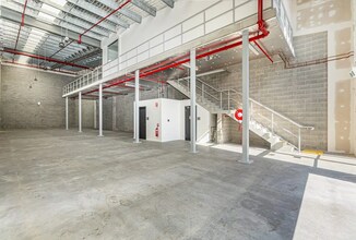 30-32 Beaconsfield St, Alexandria for lease Interior Photo- Image 2 of 5