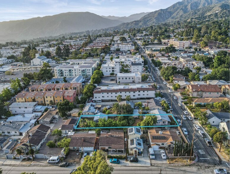 10011 Pinewood Ave, Tujunga, CA for sale - Aerial - Image 1 of 1