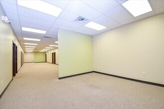 1300-1338 W Main St, Salem, VA for lease Interior Photo- Image 2 of 7