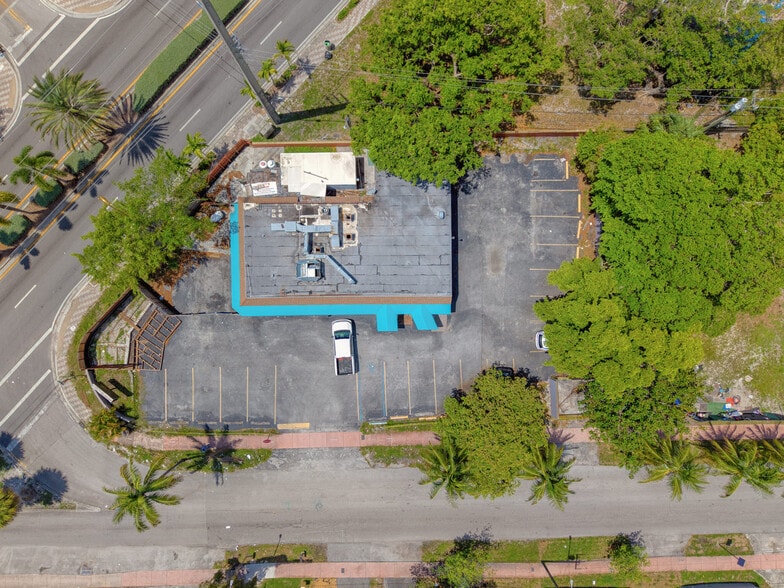 601 NW 22nd Rd, Fort Lauderdale, FL à vendre - Photo du bâtiment - Image 3 de 34