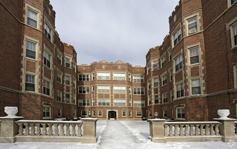1718-1732 E 70th St, Chicago, IL à vendre - Photo du bâtiment - Image 2 de 5