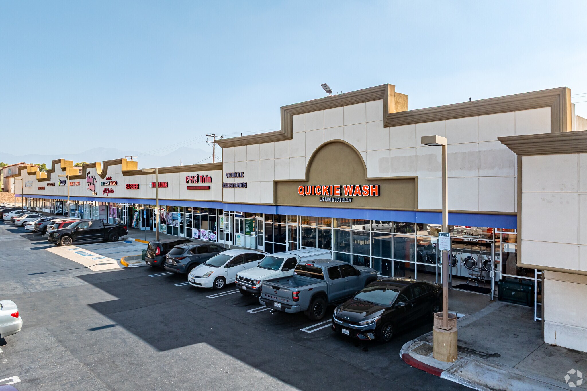 2228-2274 S Garey Ave, Pomona, CA à vendre Photo principale- Image 1 de 15