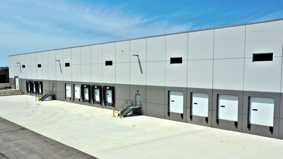 1055-1065 Sesame St, Bensenville, IL for lease - Building Photo - Image 3 of 5