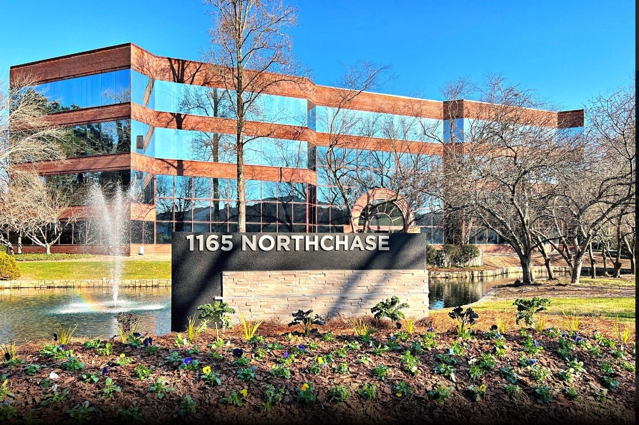 1165 Northchase Pky SE, Marietta, GA à louer Photo du bâtiment- Image 1 de 9