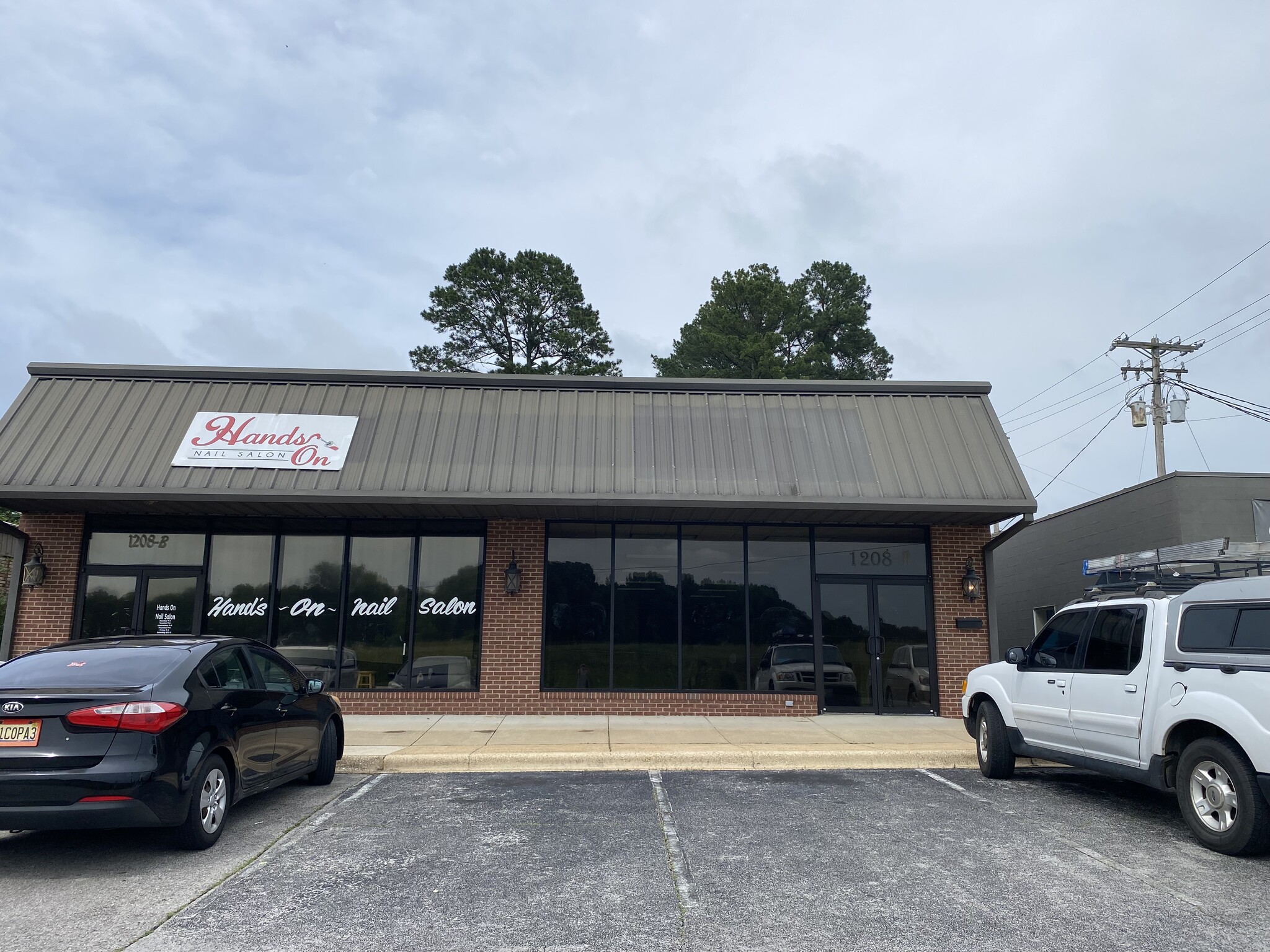 1208A Helton Dr, Florence, AL for lease Building Photo- Image 1 of 1
