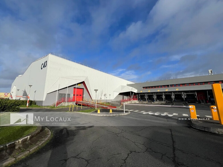 Route Du Mole 2 Et 3, Gennevilliers for lease - Building Photo - Image 3 of 9