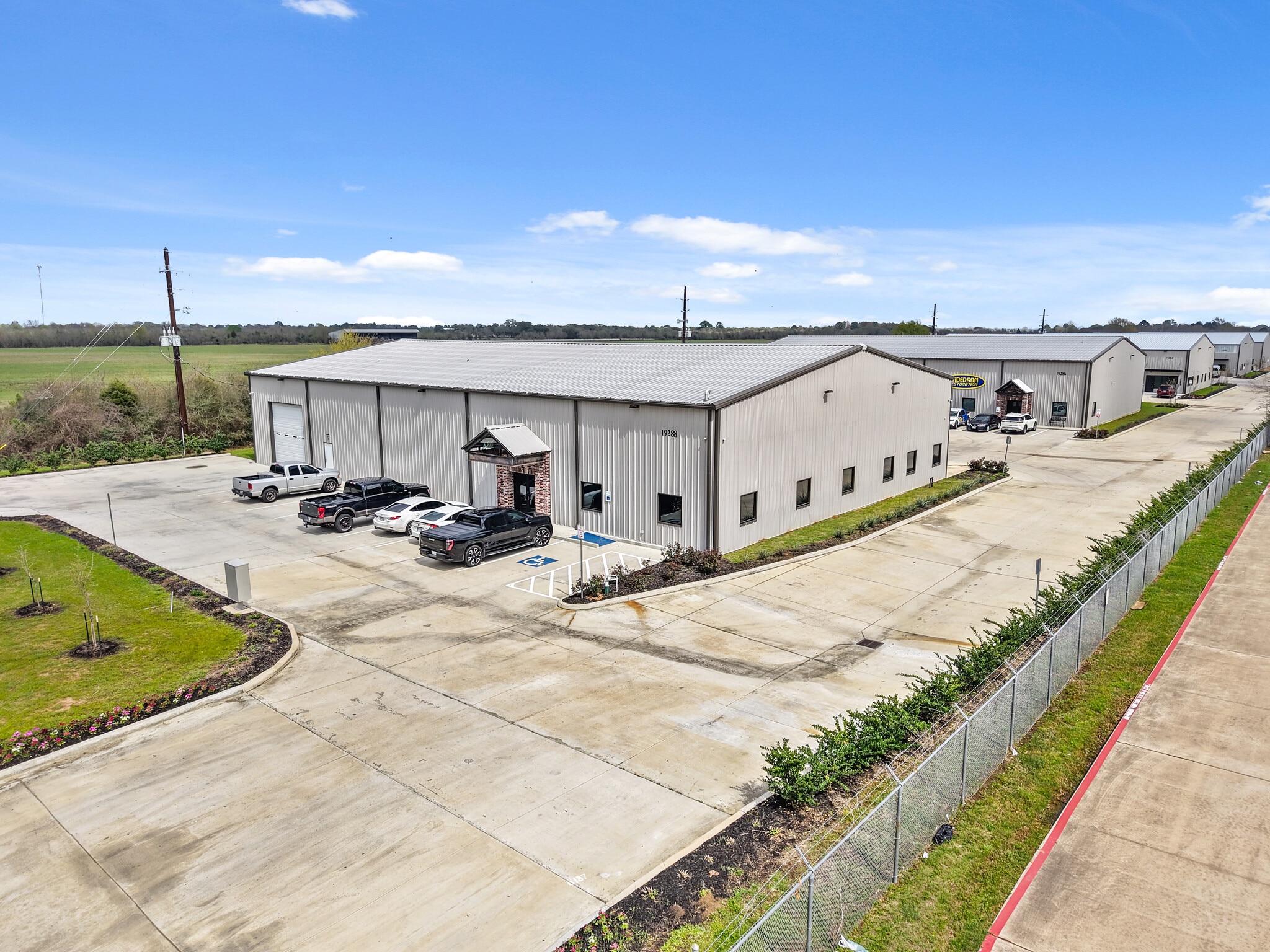 19286 Kickapoo Rd, Waller, TX for lease Building Photo- Image 1 of 1