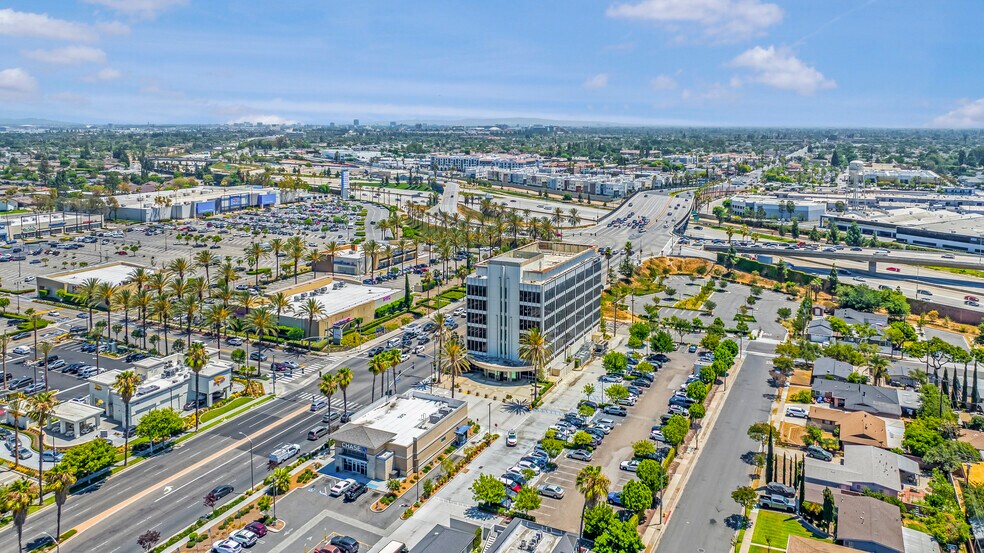 505 N Euclid St, Anaheim, CA à vendre - Photo du bâtiment - Image 3 de 8