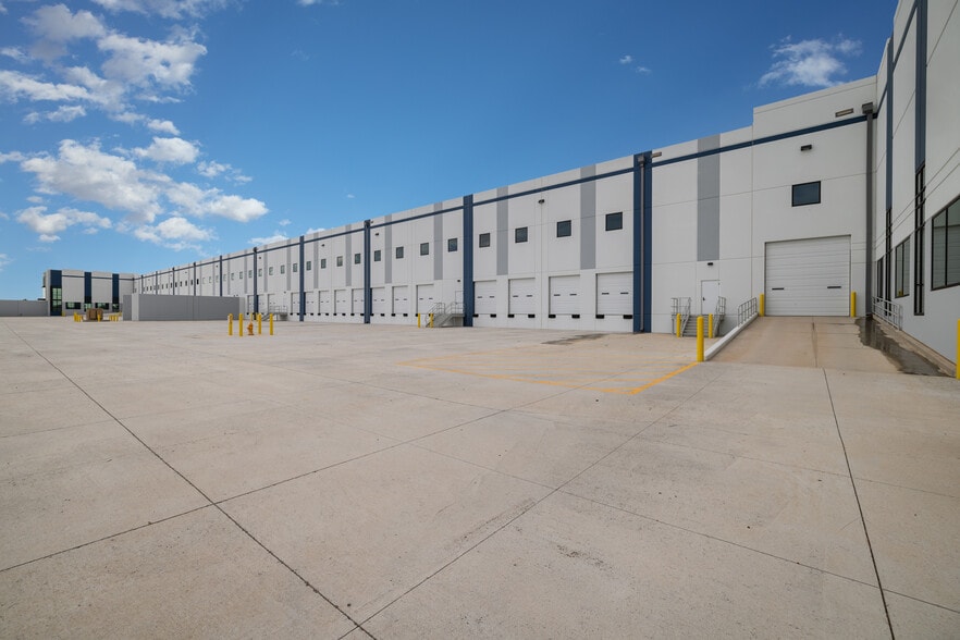 W Laurel Ln & Litchfield Rd, Surprise, AZ for lease - Building Photo - Image 1 of 1