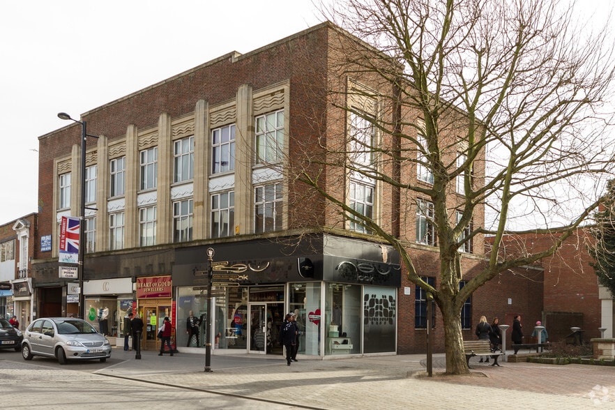 40-42 High St, Brentwood for lease - Primary Photo - Image 1 of 6