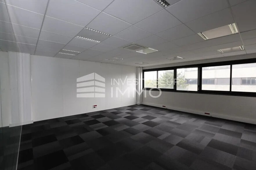 Office in Antony for lease - Interior Photo - Image 3 of 3
