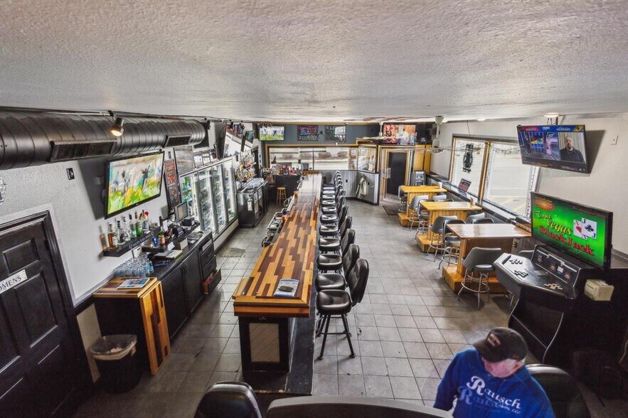 1025 Main St, Saint Cloud, WI à vendre - Photo du bâtiment - Image 2 de 3