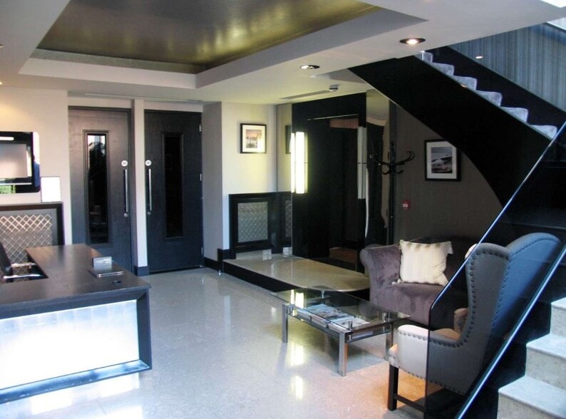 12-14A Bath St, Altrincham for lease - Building Photo - Image 2 of 5