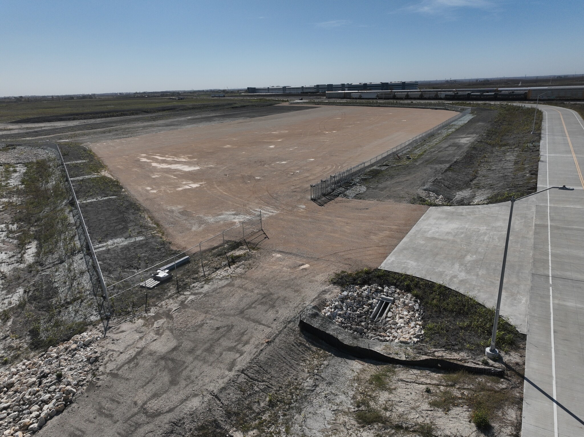 180 Logistics Loop, Taylor, TX for lease Primary Photo- Image 1 of 6