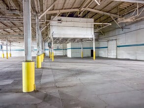 2701 S Coliseum Blvd, Fort Wayne, IN à louer Photo intérieure- Image 2 de 4