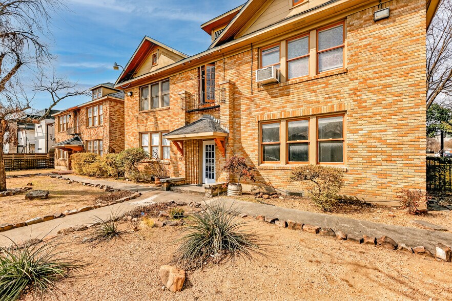 4927 Bryan St, Dallas, TX à vendre - Photo du bâtiment - Image 2 de 15