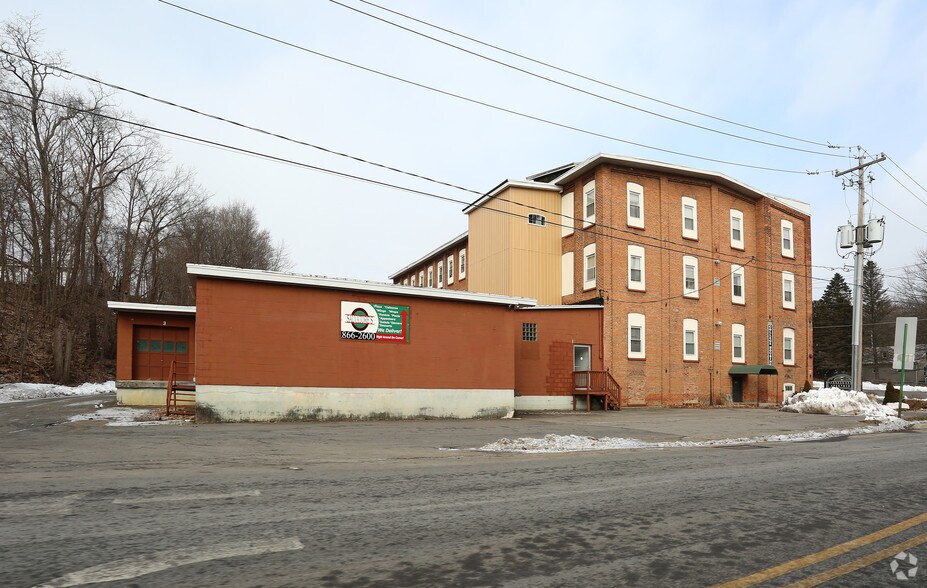 650 W German St, Herkimer, NY à vendre - Photo du bâtiment - Image 2 de 9
