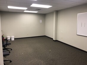 N14W24200 W Tower Pl, Waukesha, WI for lease Interior Photo- Image 2 of 3