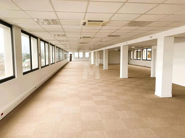 Flex dans Rungis à louer - Photo du bâtiment - Image 3 de 11