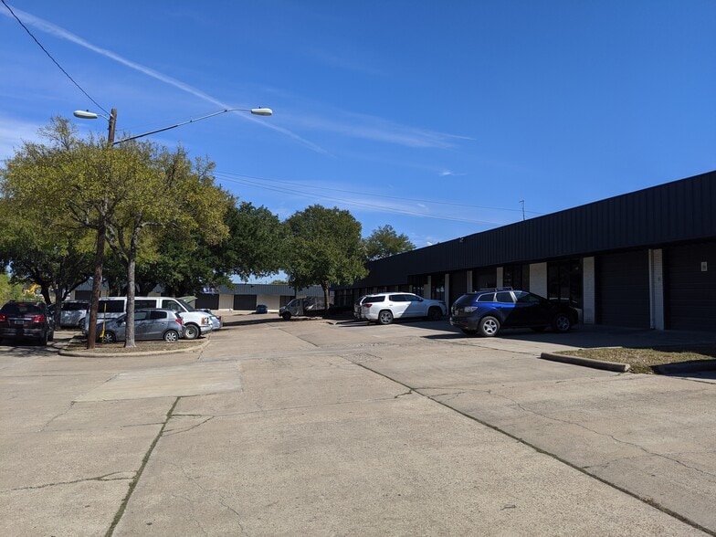 720 Hwy 183 S, Austin, TX à louer - Photo du bâtiment - Image 1 de 2