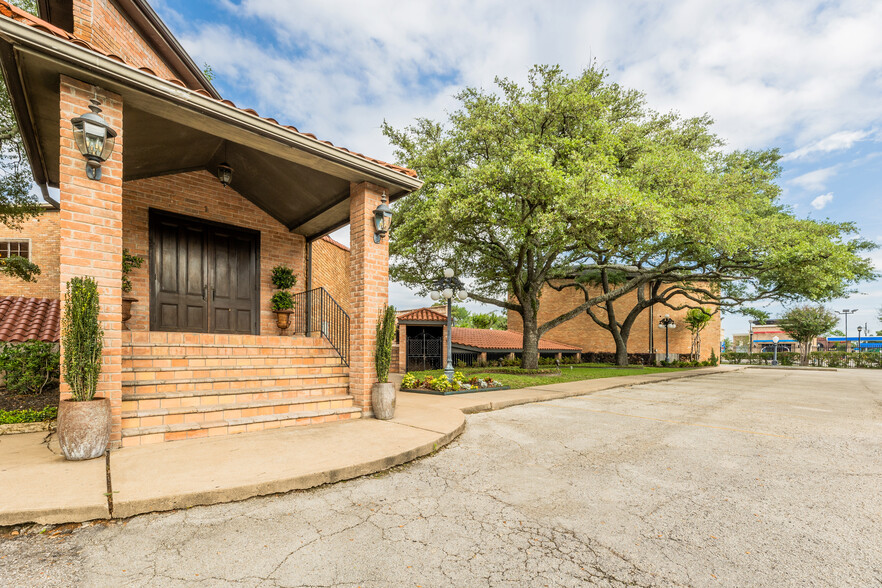 6303 Beverlyhill St, Houston, TX à vendre - Photo principale - Image 1 de 18