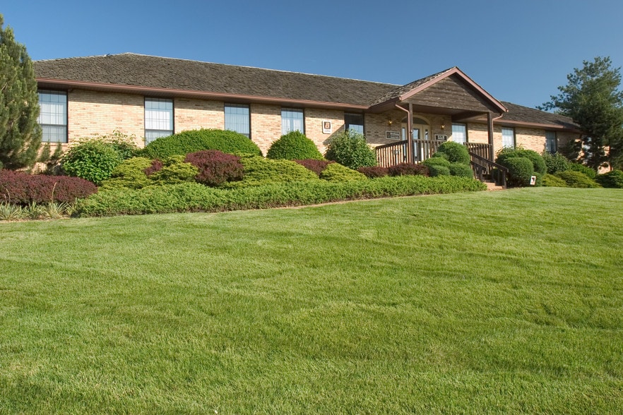 8 Eagle Center, O'Fallon, IL for lease - Building Photo - Image 3 of 4