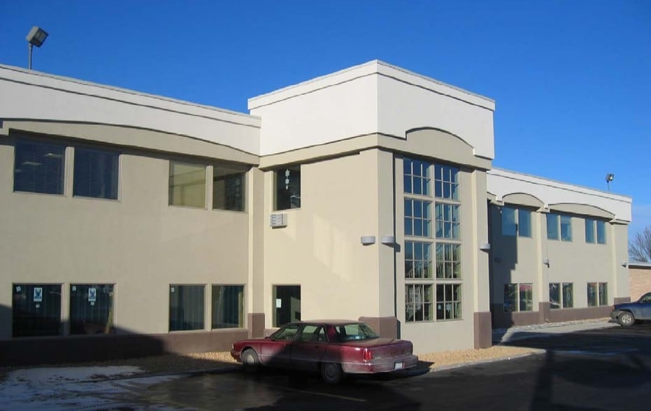 2537 University Dr S, Fargo, ND for sale - Building Photo - Image 3 of 4