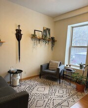 6 Roslyn Rd, Winnipeg, MB à vendre Photo intérieure- Image 1 de 2