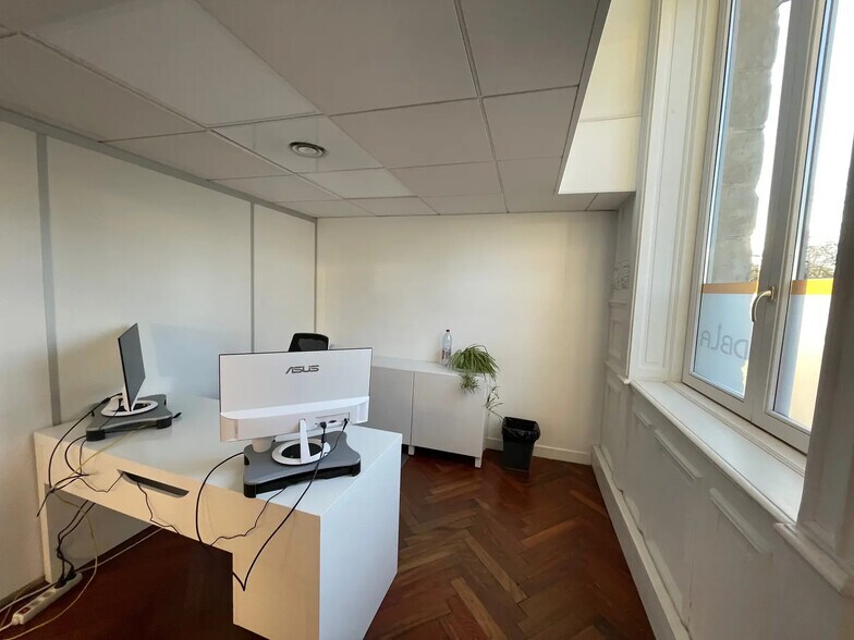 Bureau dans Lille à vendre - Photo du bâtiment - Image 3 de 12