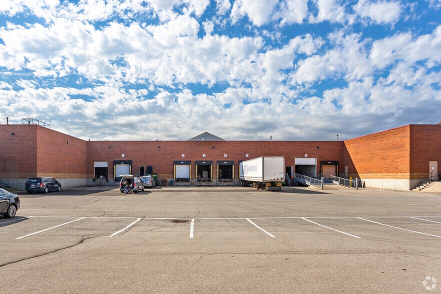 5865 Mclaughlin Rd, Mississauga, ON for sale - Building Photo - Image 1 of 1