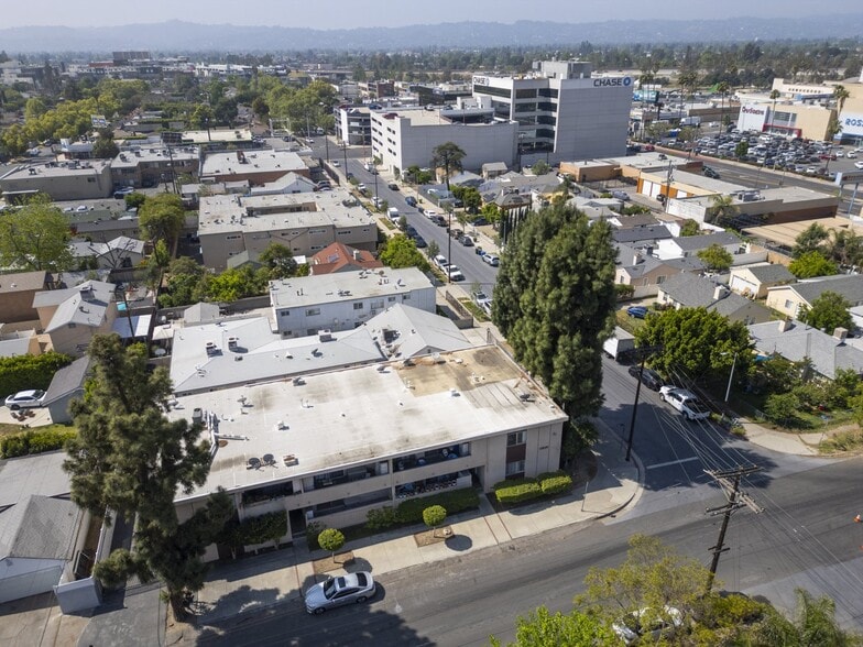 12020 Hamlin St, North Hollywood, CA for sale - Building Photo - Image 2 of 17