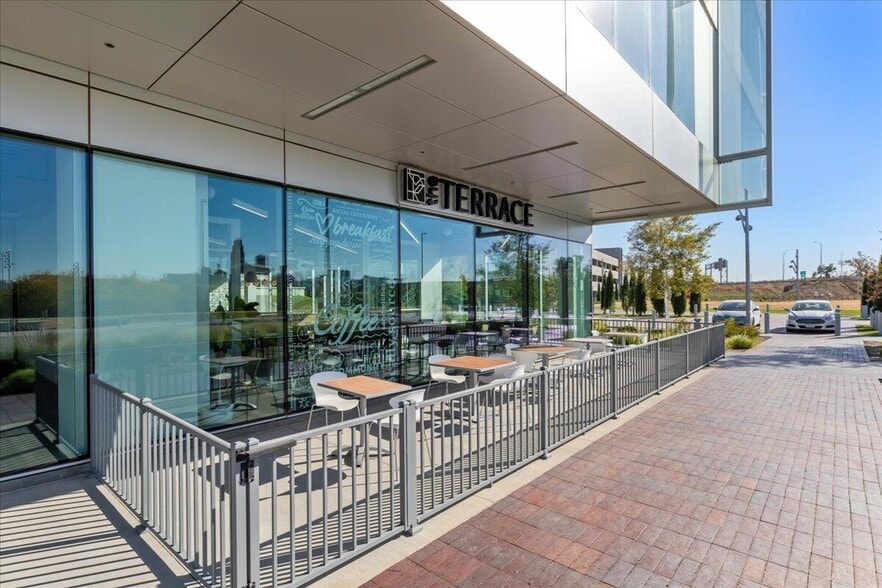 4201 Rivers Edge Pky, Council Bluffs, IA for lease - Building Photo - Image 3 of 54