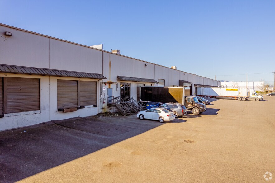3342 NW 26th Ave, Portland, OR for lease - Building Photo - Image 3 of 11