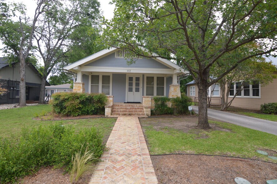 117 Rosewood Ave, Boerne, TX à vendre - Photo du bâtiment - Image 2 de 14