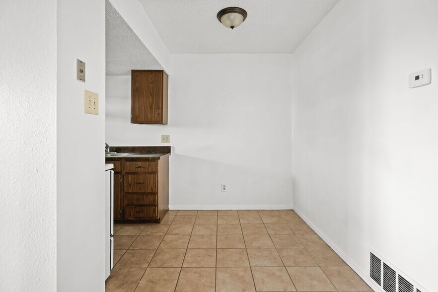 1449 John Ben Shepperd Pky, Odessa, TX à vendre - Photo du bâtiment - Image 2 de 38